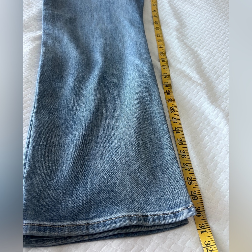 Judy Blue Light Wash Straight Fit Jeans - Picture 9 of 13